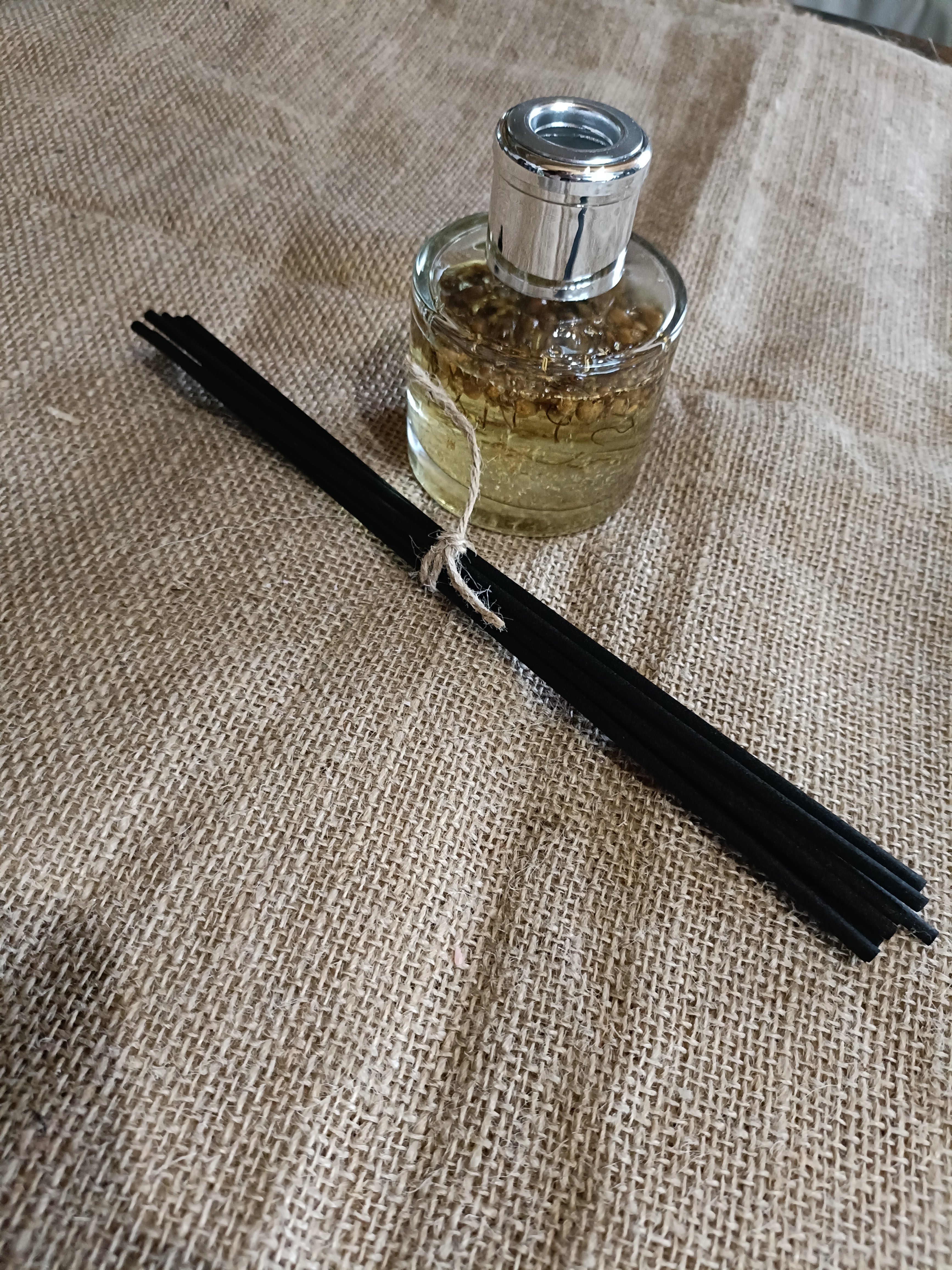 White Lavender & Chamomile Reed Diffuser