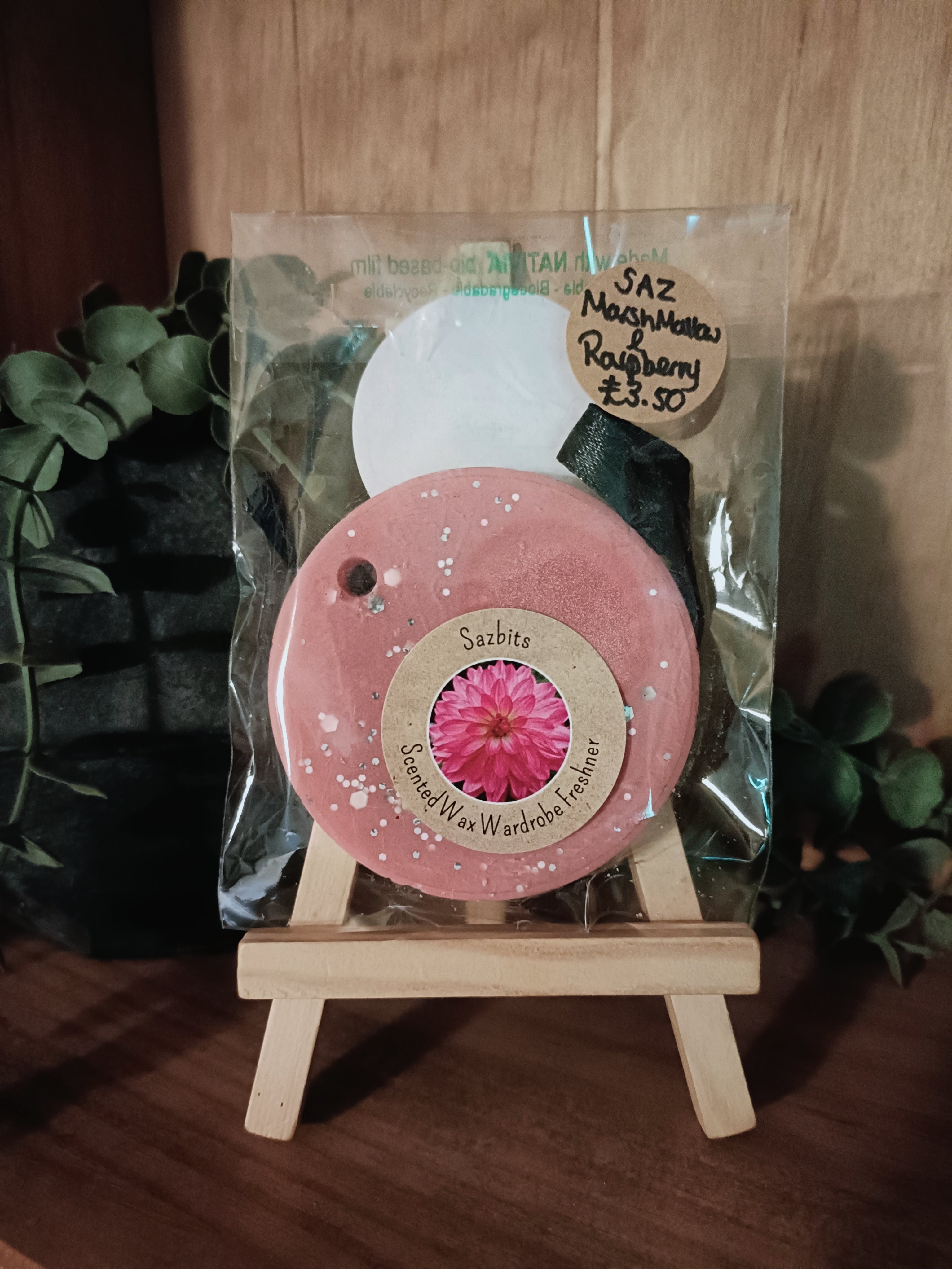 Marshmallow & Raspberry Wax Wardrobe Freshner