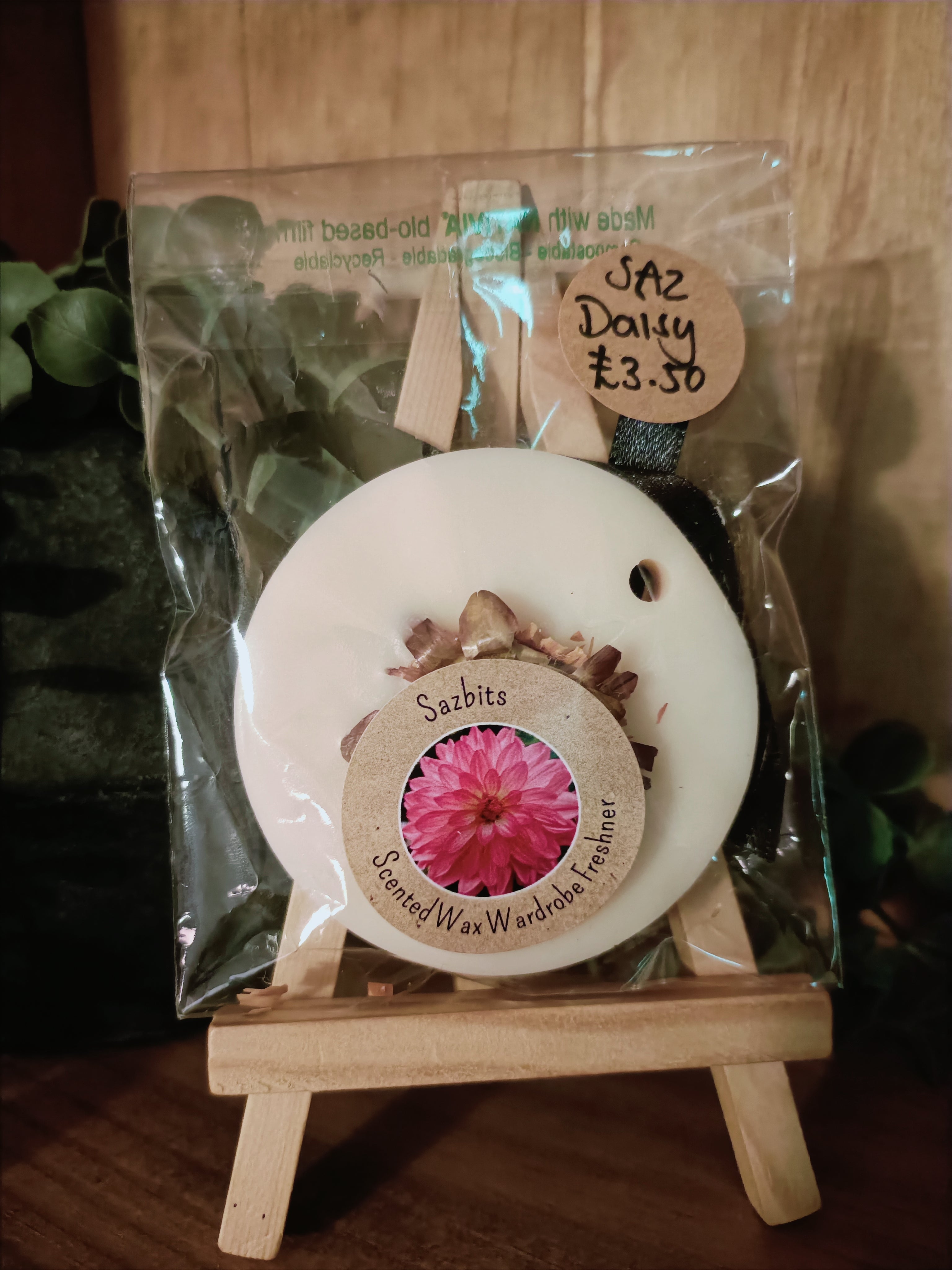 Daisy Wax Wardrobe Freshner